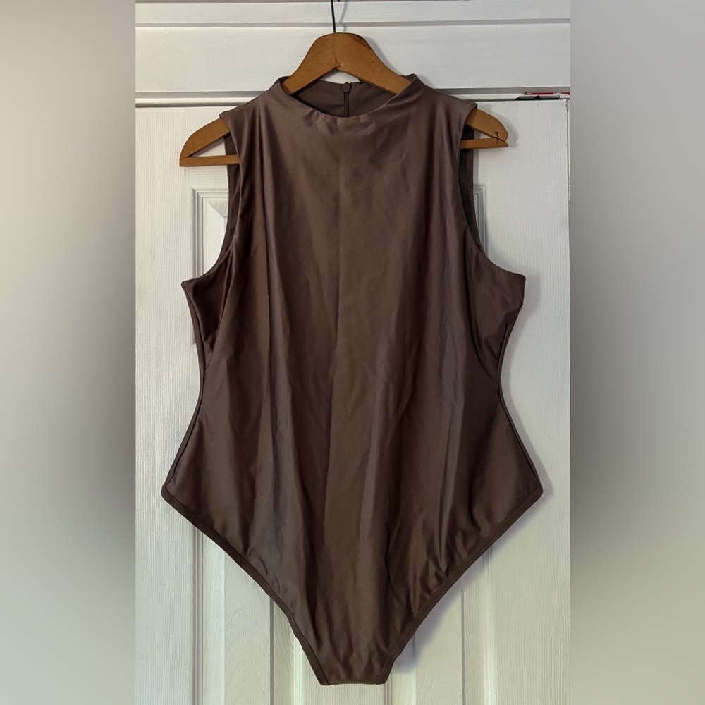 Skims Elegant Brown Disco Mock neck Sleeveless Bodysuit Size 3X NWT